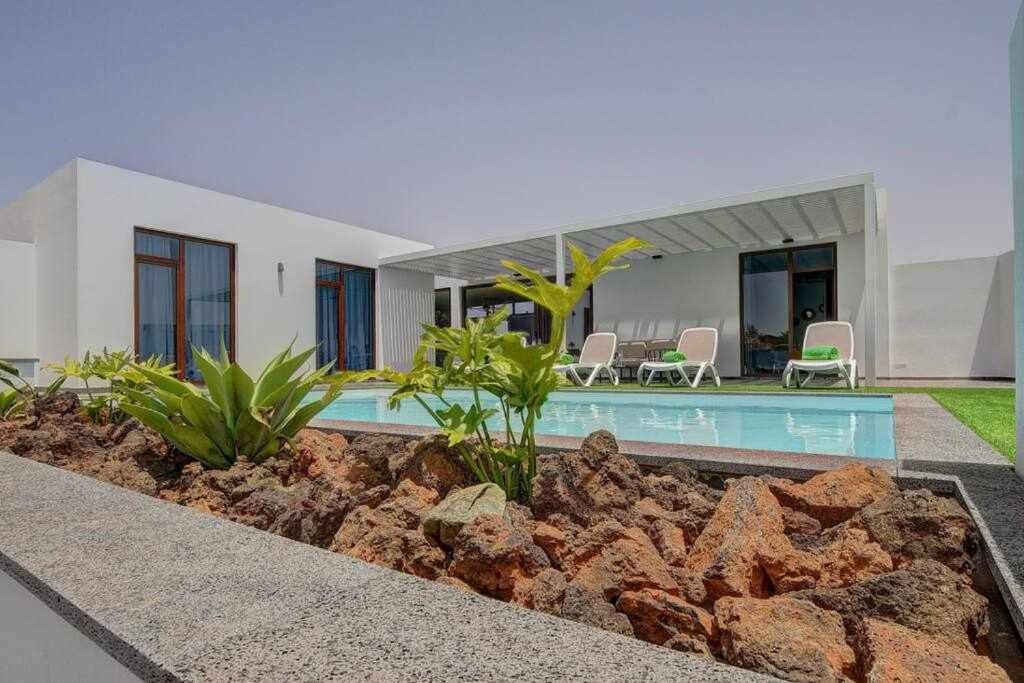 Villa Ponzos Chalet Independiente Y Privado Трикивихате Экстерьер фото